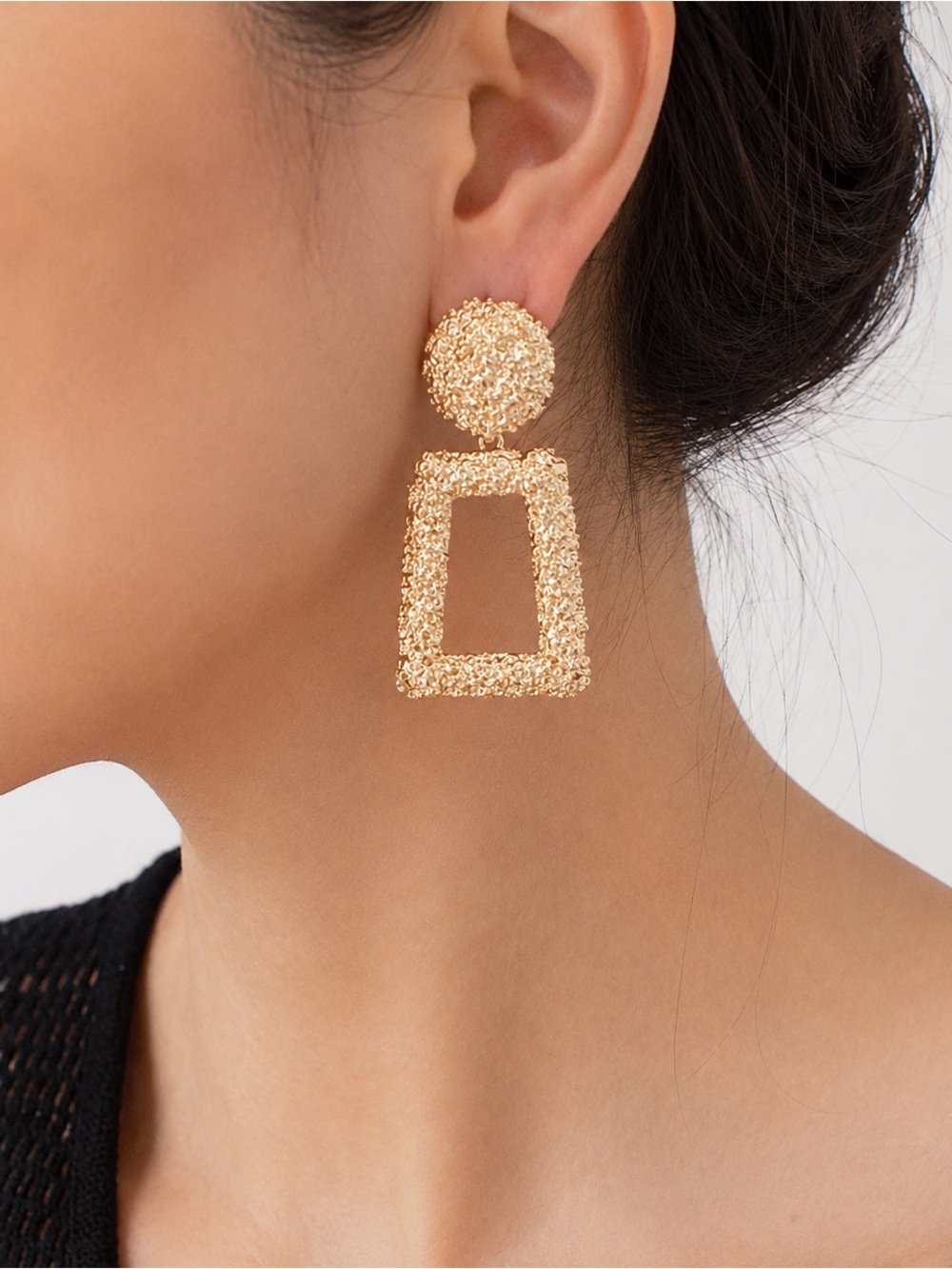 H&M Gold Geometric Statement Earrings – Embossed Trapezoid Drop Summer Chic
